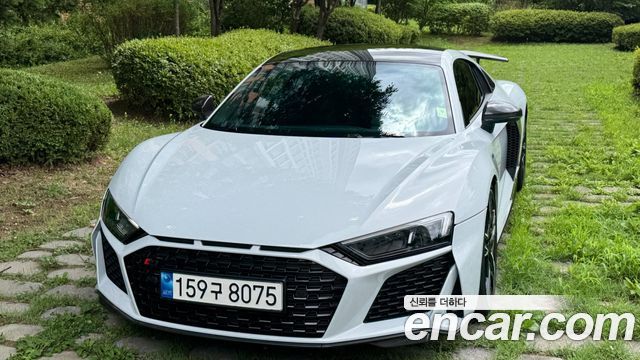 Audi R8 5.2 V10 Performance Coupe - фото 2