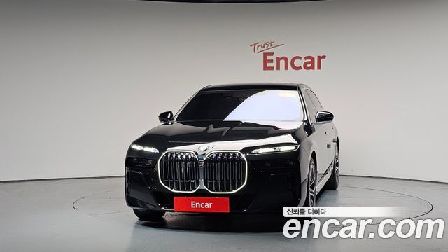 BMW 7 Series G70 740i xDrive M Sport Limited - фото 1