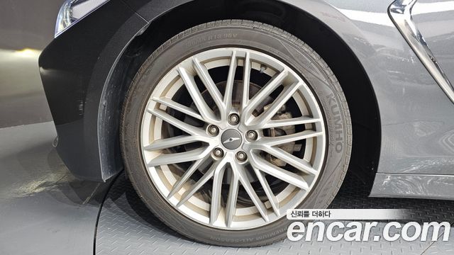 Genesis G70 2.0T Elite - фото 4