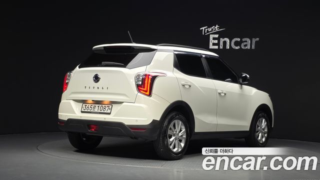 SsangYong Tivoli Gasoline 1.5 2WD V3 - фото 1