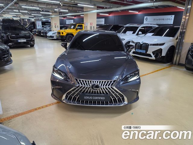 Lexus ES 300h 7-го поколения Executive - фото 2