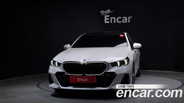 BMW 5 Series G60 520i Special Edition - фото 2