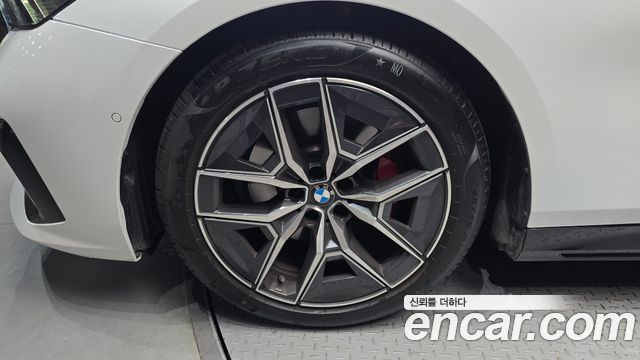 BMW 5 Series G60 520i Special Edition - фото 4