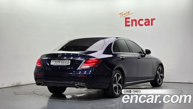 Mercedes-Benz E-Class W213 E250 Avantgarde - фото 1