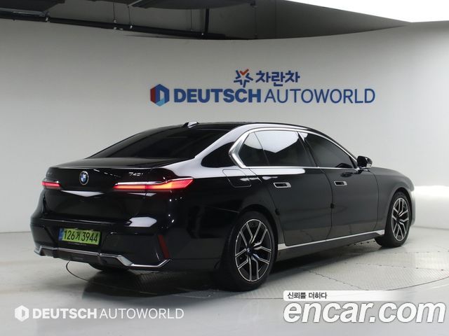 BMW 7 Series G70 740i xDrive M Sport Limited - фото 1