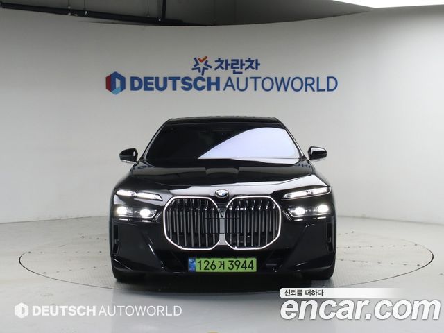 BMW 7 Series G70 740i xDrive M Sport Limited - фото 2