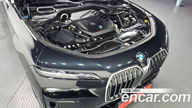BMW 7 Series G70 740d xDrive M Sport - фото 4