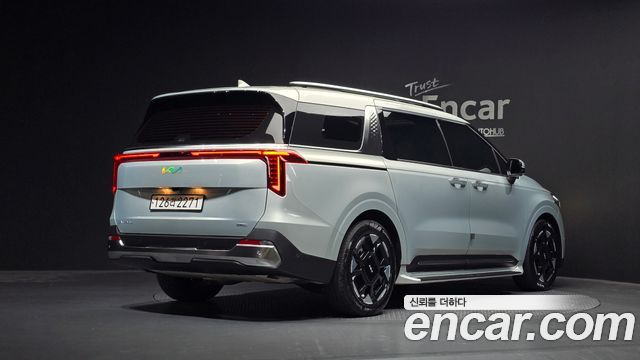 Kia Carnival Новый 4-го поколения HEV 9seater Signature - фото 1