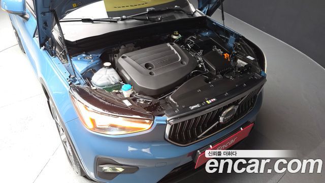 Volvo XC40 B4 Ultra Bright - фото 4