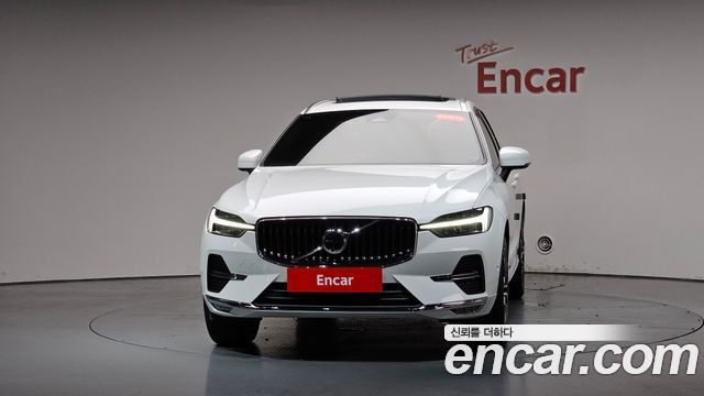 Volvo XC60 2-го поколения B6 Ultimate Bright - фото 1