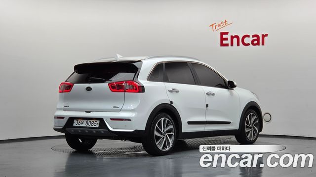 Kia Niro Noblesse - фото 1