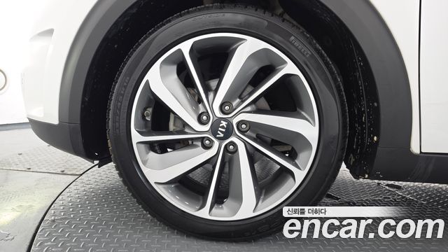 Kia Niro Noblesse - фото 4