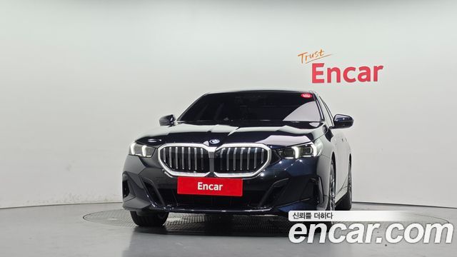 BMW 5 Series G60 530e M Sport - фото 2