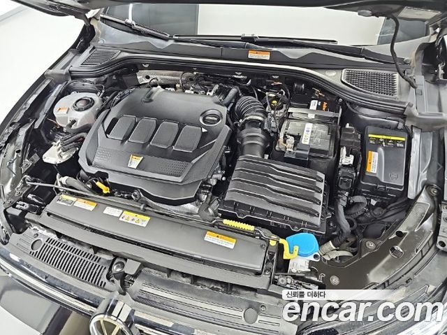 Volkswagen Golf 8-го поколения 2.0 TDI Premium - фото 4