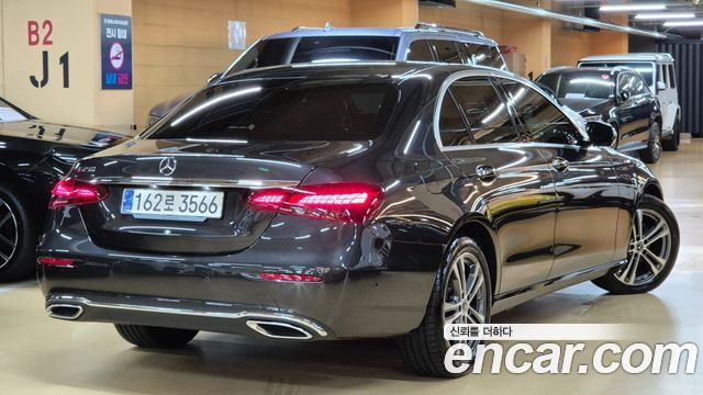 Mercedes-Benz E-Class W213 E250 Avantgarde - фото 1