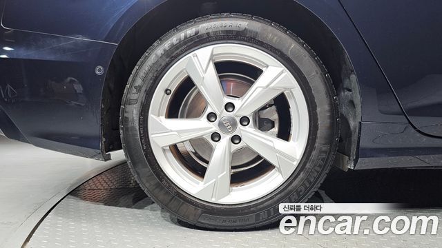 Audi A6 C8 40 TDI - фото 4