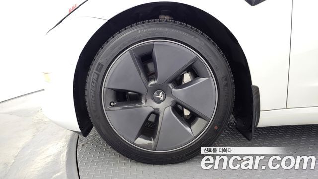 Tesla Model 3 Long Range AWD - фото 4