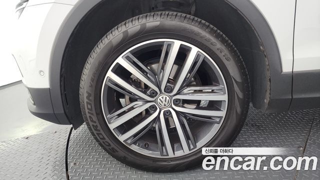 Volkswagen Tiguan Allspace 2.0 TDI Prestige - фото 4
