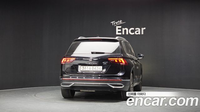 Volkswagen Tiguan 2-го поколения 2.0 TDI Premium - фото 3