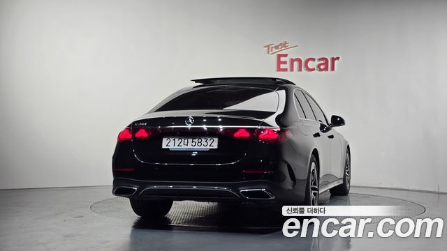 Mercedes-Benz E-Class W214 E200 AMG Line - фото 3