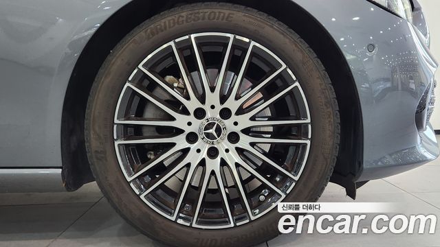 Mercedes-Benz C-Class W206 C300 4MATIC Avantgarde - фото 4