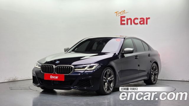 BMW 5 Series G30 M550i xDrive - фото 0