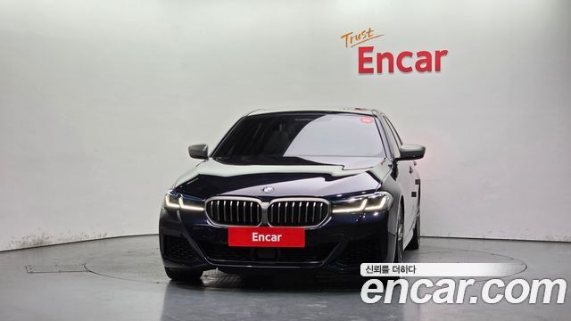 BMW 5 Series G30 M550i xDrive - фото 2