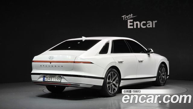 Hyundai Grandeur GN7, гибрид Exclusive - фото 1