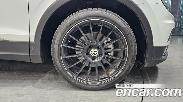 Volkswagen Tiguan 2-го поколения 2.0 TDI - фото 4
