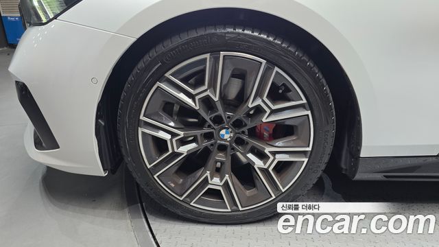 BMW 5 Series G60 530i xDrive M Sport Pro Special Edition - фото 4