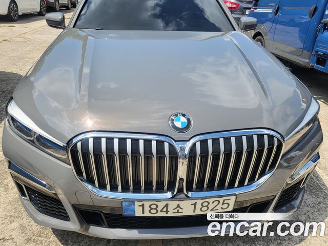 BMW 7 Series G11 740i M Sport - фото 1