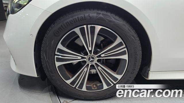 Mercedes-Benz E-Class W214 E200 Avantgarde - фото 4
