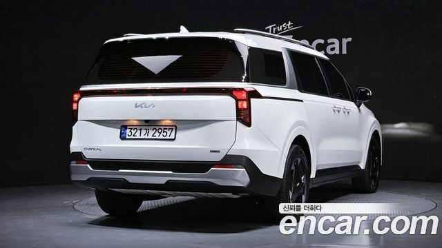Kia Carnival Новый 4-го поколения HEV 9 seater Prestige - фото 1