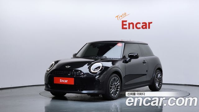 Mini Cooper C 4-го поколения Essential - фото 0