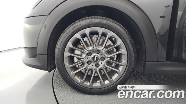 Mini Cooper C 4-го поколения Essential - фото 4