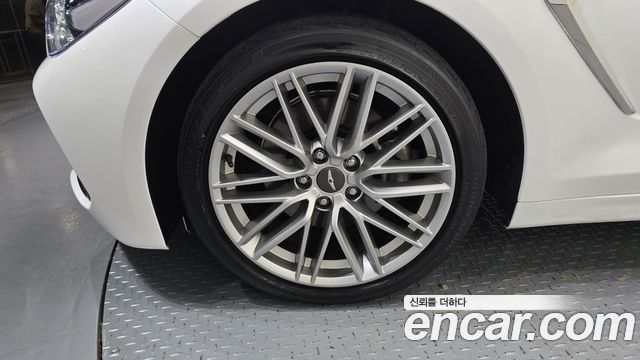 Genesis G70 2.0T Elite - фото 4