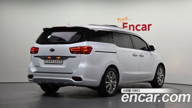 Kia Carnival Новый 9-Seater Prstige - фото 1