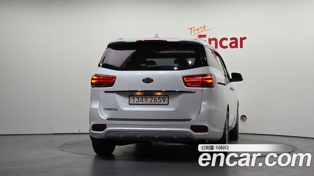 Kia Carnival Новый 9-Seater Prstige - фото 3