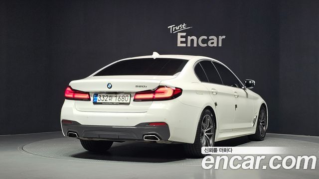 BMW 5 Series G30 520i M Sport - фото 1