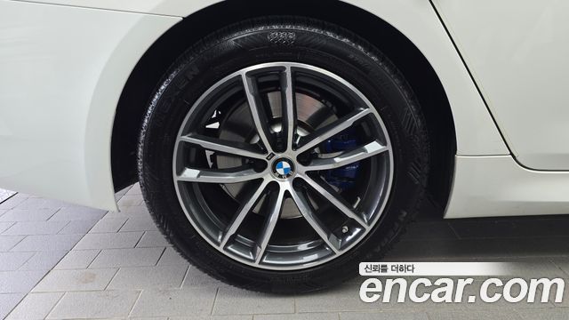 BMW 5 Series G30 520i M Sport - фото 4