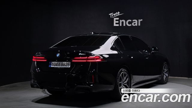 BMW 5 Series G60 520i Special Edition - фото 1