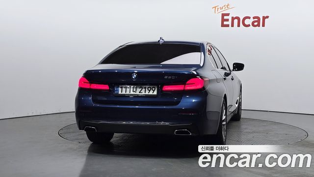 BMW 5 Series G30 530i Luxury - фото 3