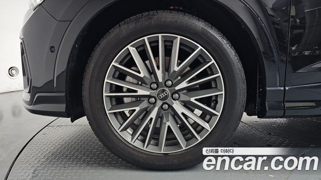 Audi Q3 F3 40 TFSI Quattro Premium Sport Back - фото 3