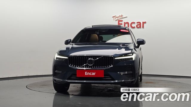 Volvo XC60 2-го поколения B6 Ultimate Bright - фото 1