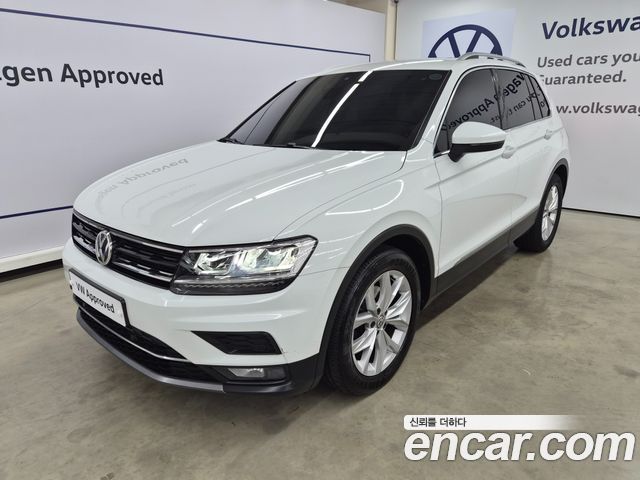 Volkswagen Tiguan 2-го поколения 2.0 TDI Premium - фото 0