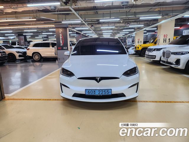 Tesla Model X AWD - фото 1
