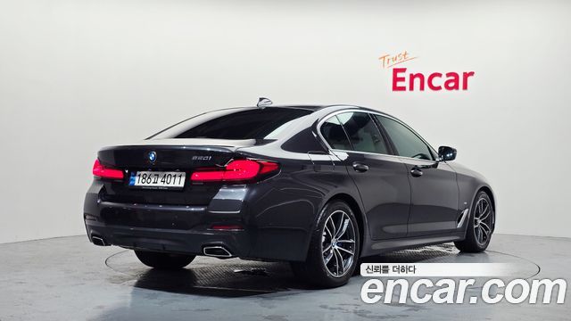 BMW 5 Series G30 520i M Sport - фото 1