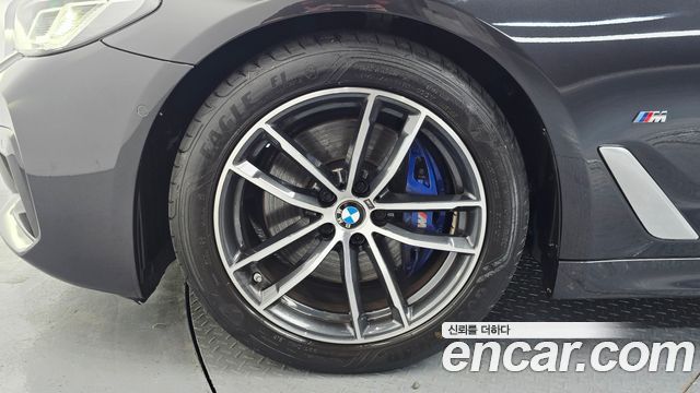 BMW 5 Series G30 520i M Sport - фото 4