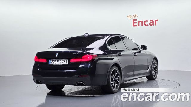 BMW 5 Series G30 530e M Sport - фото 1