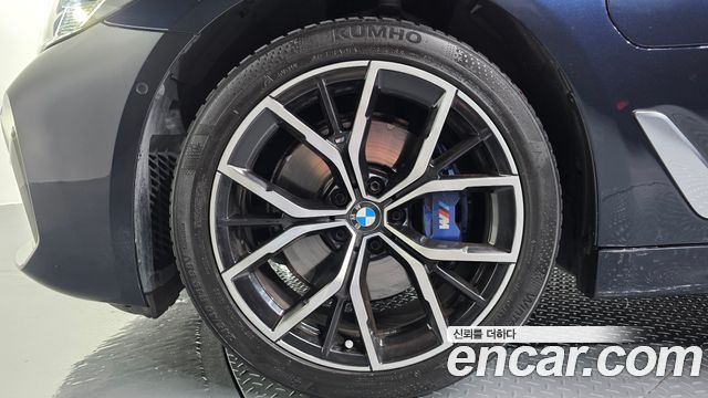 BMW 5 Series G30 530e M Sport - фото 4